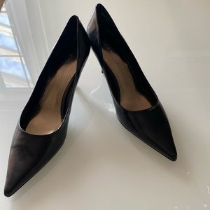 Nine West Classic Black Pump. Size 9.